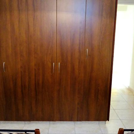 Villa On The First Line Пейя Экстерьер фото
