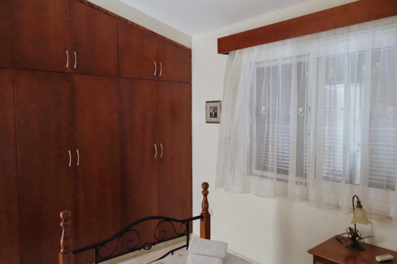 Villa On The First Line Пейя Экстерьер фото