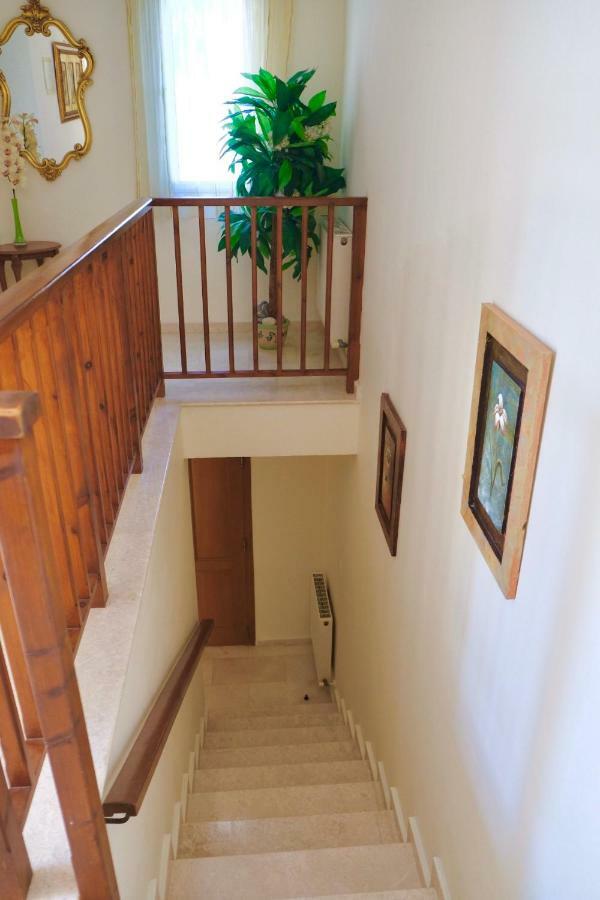 Villa On The First Line Пейя Экстерьер фото