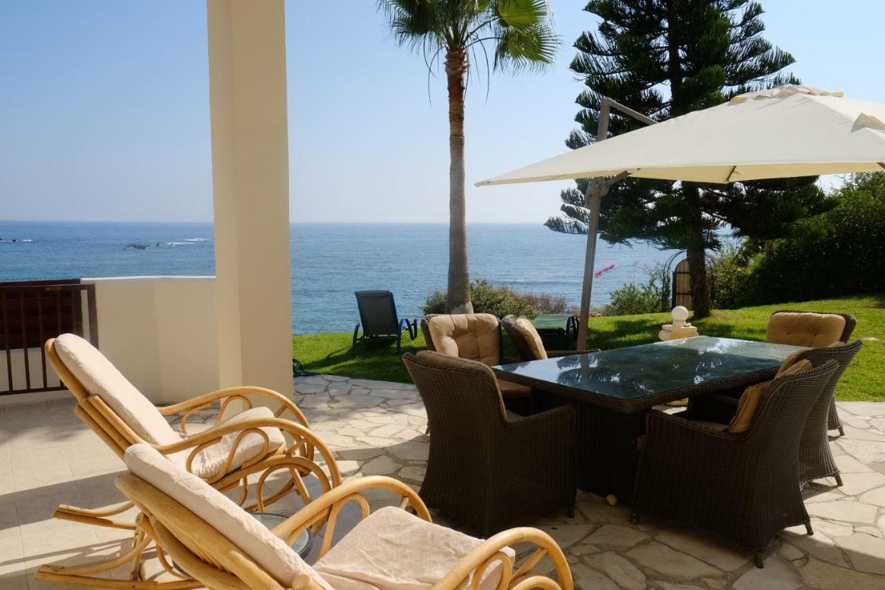 Villa On The First Line Пейя Экстерьер фото