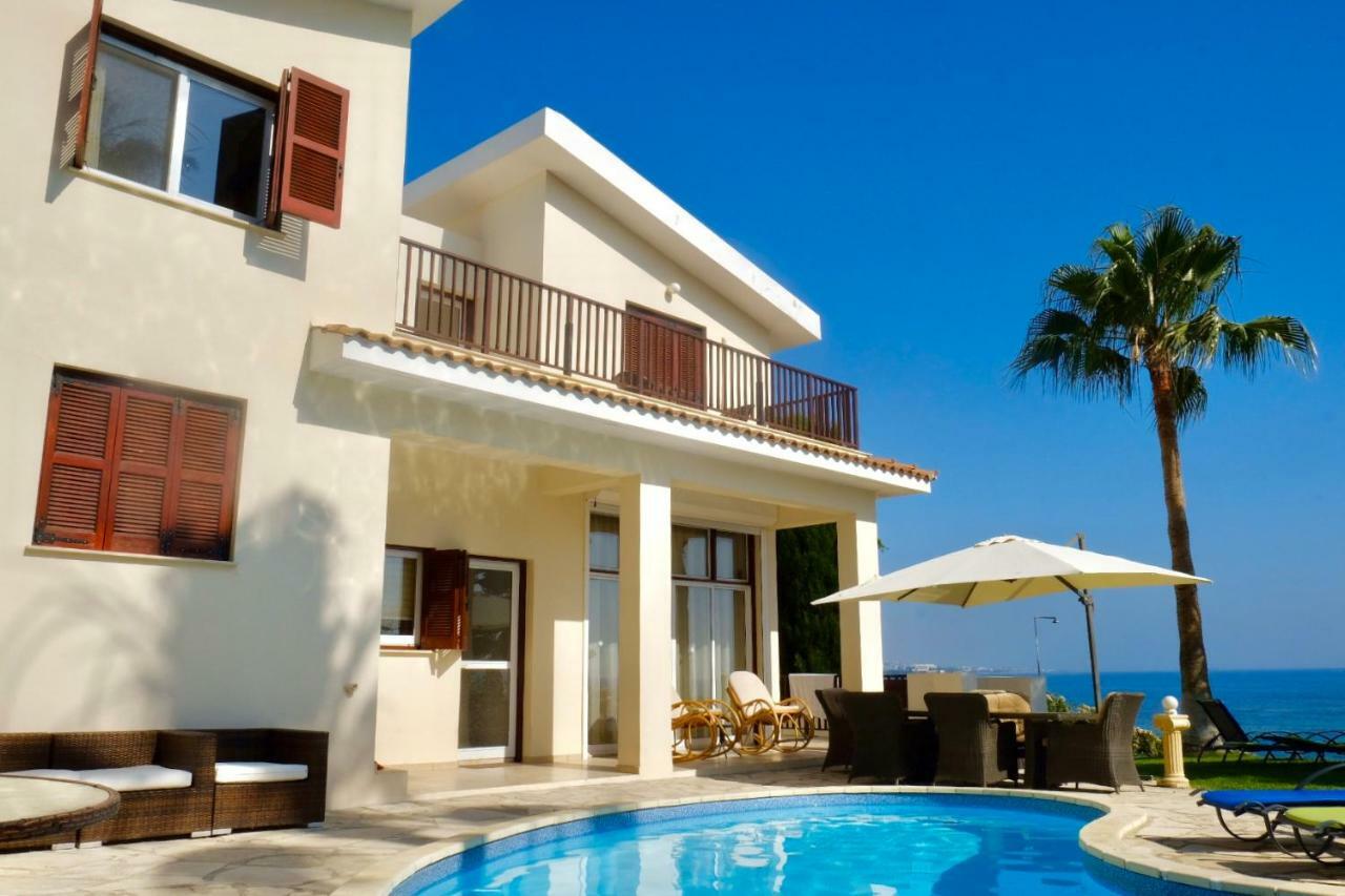Villa On The First Line Пейя Экстерьер фото